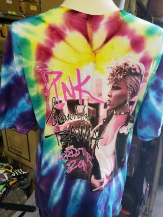 Pink Trauma World Tour 2018 Black T - Shirt Large L Tie Dye Rainbow
