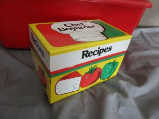 Vintage Metal Recipe Box Kitchenware,  Holds 3x5 Cards