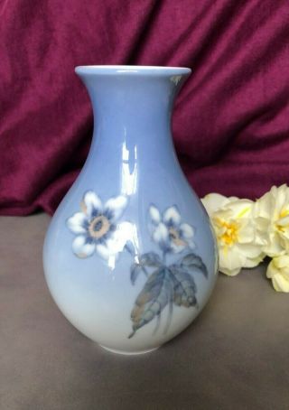 Vintage Royal Copenhagen Denmark Porcelain Vase Windflower/anemone 5 1/4 "