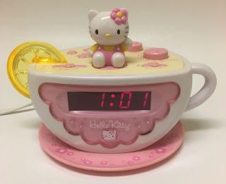 Vintage Hello Kitty Tea Cup Digital Alarm Clock With Am/fm Radio & Night Light