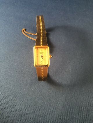 Vintage Ladies Citizen Quartz Gold Tone Thin Band Watch Non Running Guard Chain