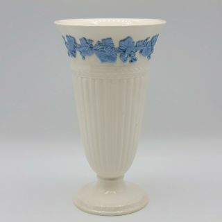 Vintage Wedgewood Of Etruria Barlaston Embossed Queensware 6.  50 " Vase