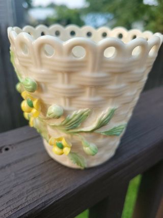 Vintage Belleek Porcelain Basket Weave Spill Vase 6th Mark Applied Flowers 3.  5” 2