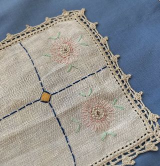 Vintage Linen Table Runner / Dresser Scarf Embroidered Floral Design 17” X 6”