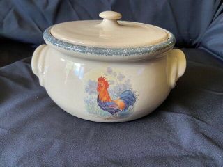 2001 Home & Garden Party Stoneware Covered Casserole 8.  5 X 4.  5 " Rooster