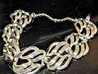 Vintage Signed Coro Womens Silver Tone Leaf Link Chunky Bracelet Safety Chain