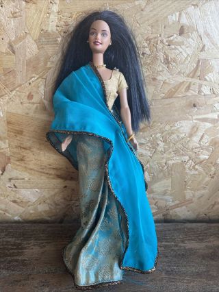 Vintage Barbie In India Traditional Dress Sari Mattel 1998