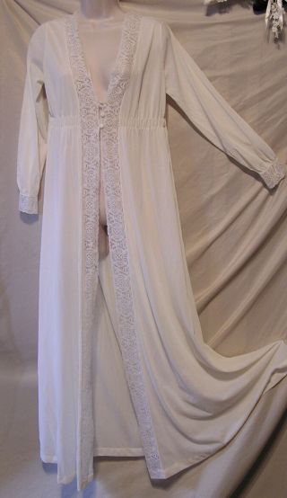 Vintage Miss Elaine Robe White Nylon W/gorgeous Lace Romantic M/l?