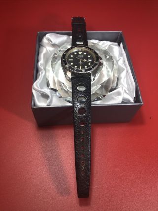 Vintage Heuer 200 Meter Professional 980.  006 1853 Quarts Black Dial Diver Watch