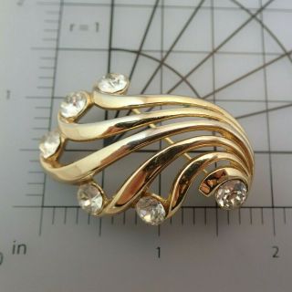 Vintage Trifari Clear Crystal Rhinestone Tipped Shiny Gold Tone Wave Pin Brooch