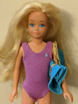 1983 Vintage Barbie Sun Gold Malibu Skipper Doll Mattel 1069