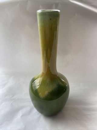 Royal Haeger Pottery Mcm Green Glazed Bud Vase 7.  5”