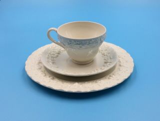3 Wedgwood Etruria Of Barlaston Embossed White Grapevine Queensware Tea Cup Set