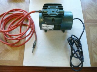 Vintage Craftsman Small Portable Air Compressor 1/10 Hp.  8 Cfm 283.  150551 Usa