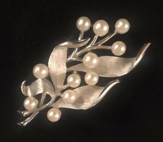 Vintage Silver Tone Faux Pearl Signed Trifari Flower Leaves Brooch Pin Jewelry