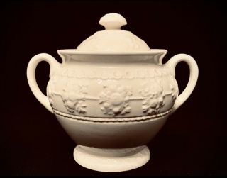 Wedgwood Wellesley Of Etruria & Barlaston Sugar Bowl W/ Lid Ivory Lovely Detail
