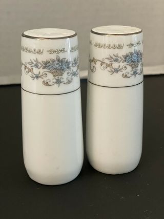 Vintage Diane Wade Fine China Of Japan White Porcelain Salt & Pepper Shaker Set