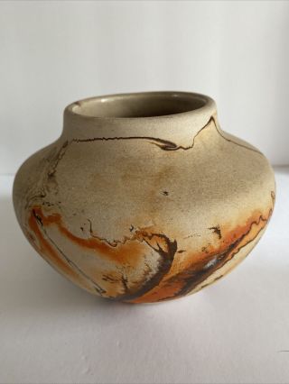 Vintage Nemadji Pottery Usa Vase Bisque Orange Brown Swirls 4.  5 " Tall