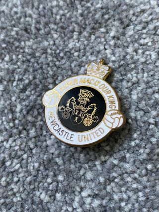 Vintage Newcastle United Enamel Badge - Mac Is Our King