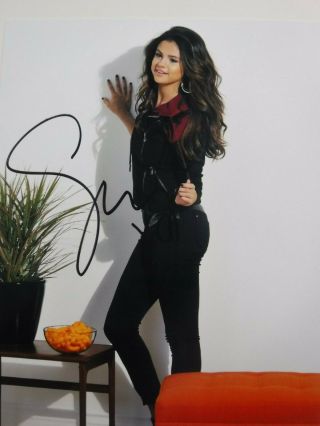 Selena Gomez Signed Color 8 X 10 Photo