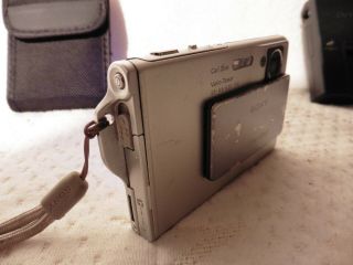 Vintage SONY CYBER - SHOT DSC - T7 5.  1MP Digital Camera Silver ultra Slim 2