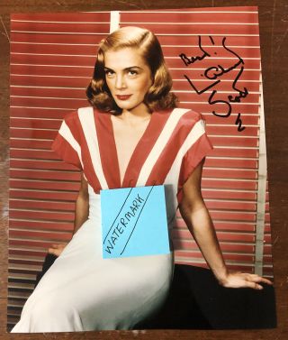 Hollywood Actress Lizabeth Scott Autographed Photo " Cleavage Sexy Look "