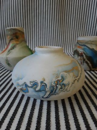 Vtg Nemadji Clay Art Pottery Swirl 2.  5 " Round Vase - Green Orange Blue