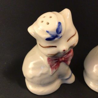 SHAWNEE POTTERY SALT & PEPPER SHAKERS PUSS N BOOTS CATS VINTAGE 1940 ' S 2