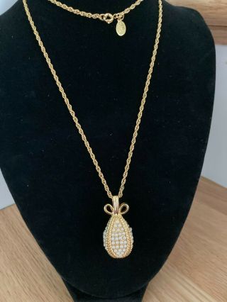 Vintage Joan Rivers Classic Egg Shaped Pendant Necklace With Faux Seed Pearls
