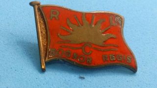 (289) Vintage Riviera Lido Club Bognor Holiday Camp Enamel Badge