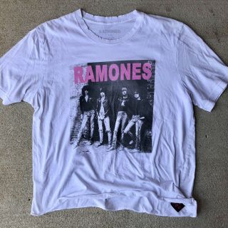 Ramones Concert Band T - Shirt Sz L 1980’s Punk Rock Tee White Distressed Vintage
