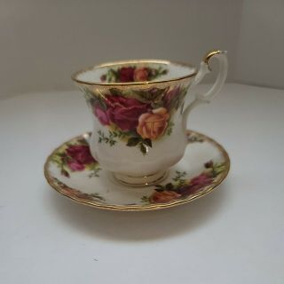 Vtg.  Royal Albert " Old Country Roses " Bone China Tea Cup And Saucer,  England