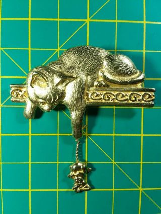Vintage Signed Jj Gold Tone Cat Fishing Pin Brooch Figural