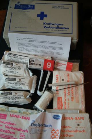 Vintage Car First Aid Kit,  Kraftwagen Verbandkasten,