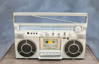 vintage Toshiba RT S713D SW boombox radio cassette some repair 2