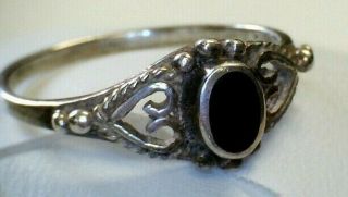 Vintage Sterling Silver 925 Ring Black Stone Heart Design 54mm 1.  7grams B240j2