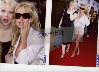 Sexy Pamela Anderson & Courtney Love 2 Rare Press Photos 1