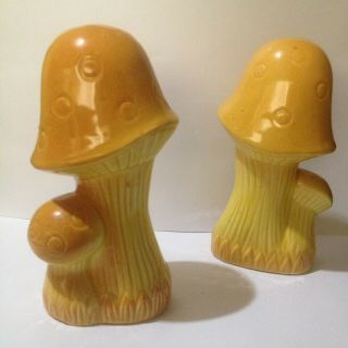Vintage Ceramic Mcm Yellow/orange Mushroom Salt And Pepper Shaker Set