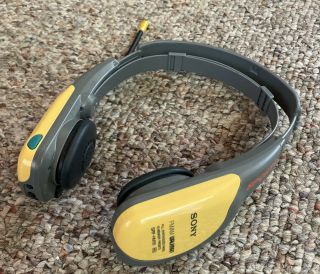 Vintage Sony Sports Walkman Srf - Hm55 Am Fm Radio Yellow Headset