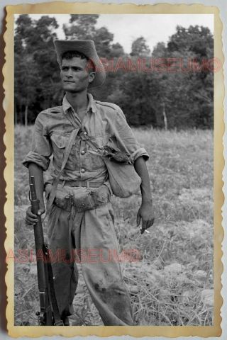 50s Vietnam Saigon France French Army Soldier Gun Rifle Pose Vintage Photo 764