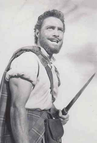 Richard Todd Unsigned 6 " X 4 " Photograph - M9770 - Rob Roy,  The Highland Rogue