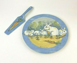 The Stone Bunny Telle M Stein 2005 10.  5 " Cake Plate And Cutter Carrots Clouds