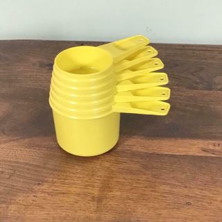 Vintage Tupperware Measuring Cups Yellow Set Of 6