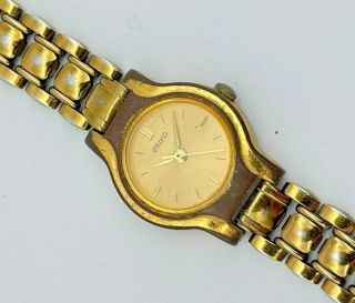 Women ' s Vintage SEIKO Gold Tone Quartz Dress Watch V401 - 0289 (Broken Clasp) 2