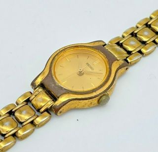 Women ' s Vintage SEIKO Gold Tone Quartz Dress Watch V401 - 0289 (Broken Clasp) 3