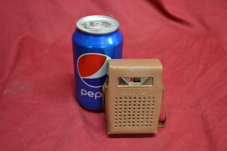 Vintage CROWN TR - 650 transistor AM radio.  with case 2
