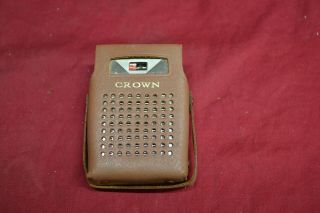 Vintage CROWN TR - 650 transistor AM radio.  with case 3