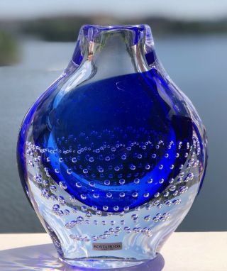 Rare Solid Goran Warff Kosta Boda Vase Mid - Century Blue Glass With Bubbles,  H 7”