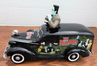 Riding With The Munsters Hearse Sculpture 1:18 Scale Universal Studios 1108