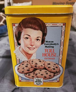 Vtg Nestle Toll House Yellow Cookie Tin Depicts 1939,  1942 & 1954 Toll House Ads